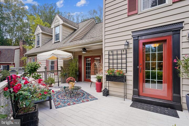 Property Photo: 4710 Pinecrest Court VA 22025