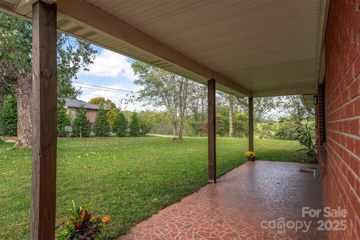 Property Photo: 75 Panorama Drive NC 28806