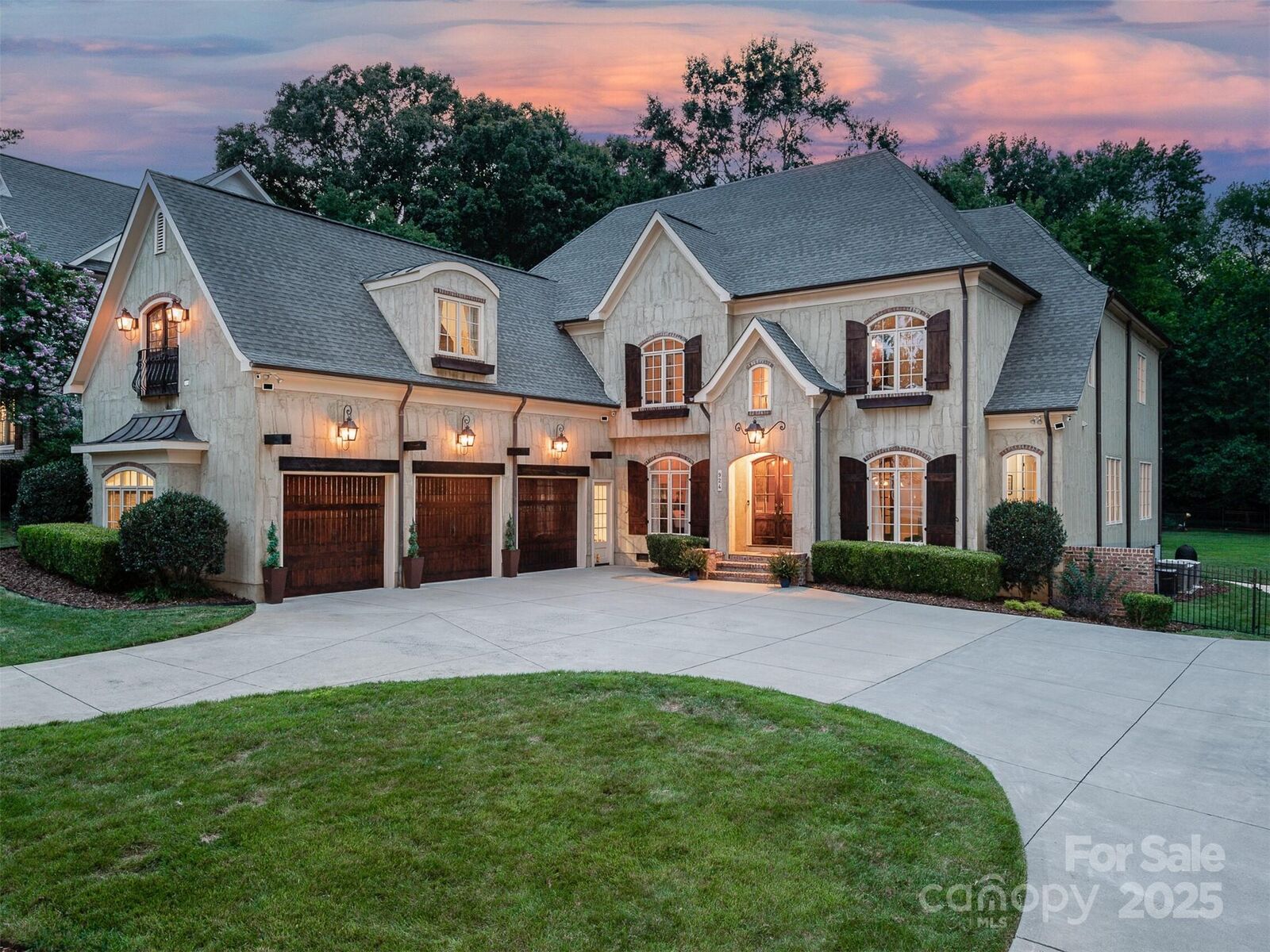 Property Photo: 924 Jefferson Drive NC 28270