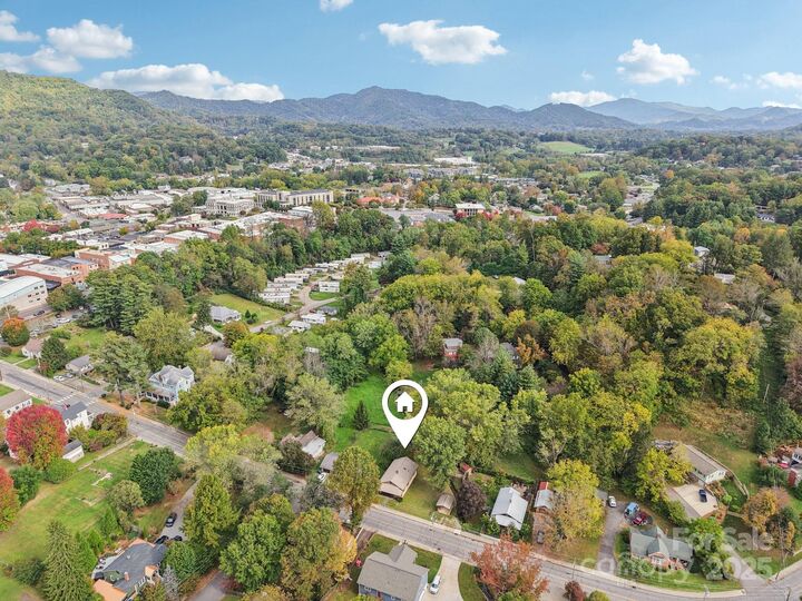 Property Photo:  169 East Street  NC 28786