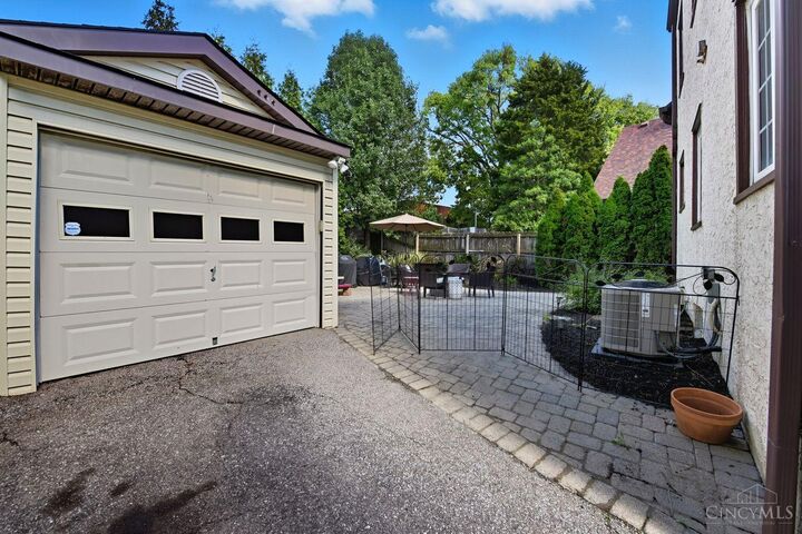 Property Photo: 3114 Parkview Avenue OH 45213