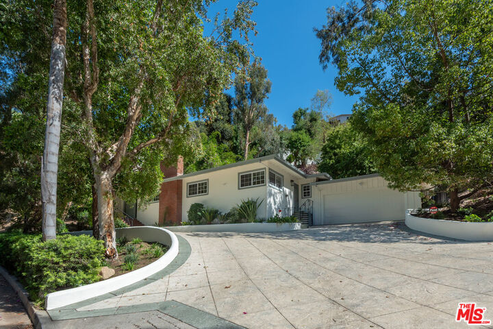 Property Photo: 2206 Outpost Dr CA 90068