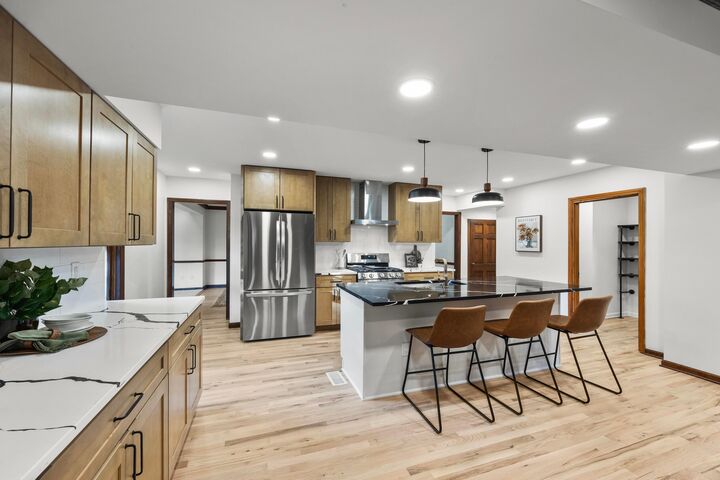 Property Photo: 243 E Schreyer Place OH 43214