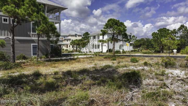 Property Photo: 84 Pinnacle Drive FL 32456