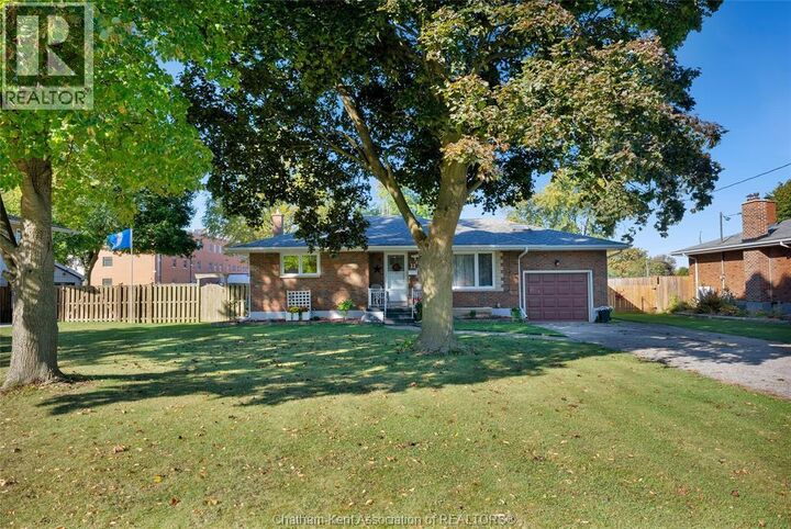 11 Highland Drive  Wallaceburg ON N8A 2K4 photo