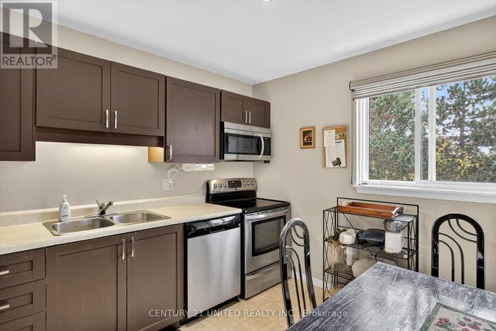 Photo de la propriété: 2020 Mapleridge Drive 303 ON K9K 1W2