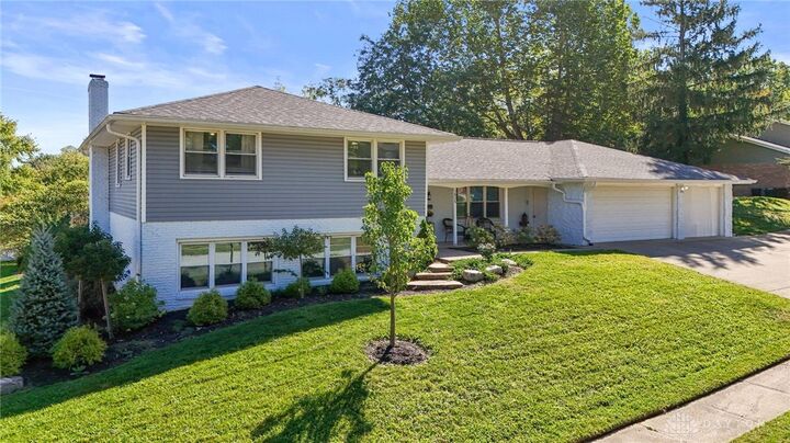 Property Photo: 1606 Hillrose Place OH 45324