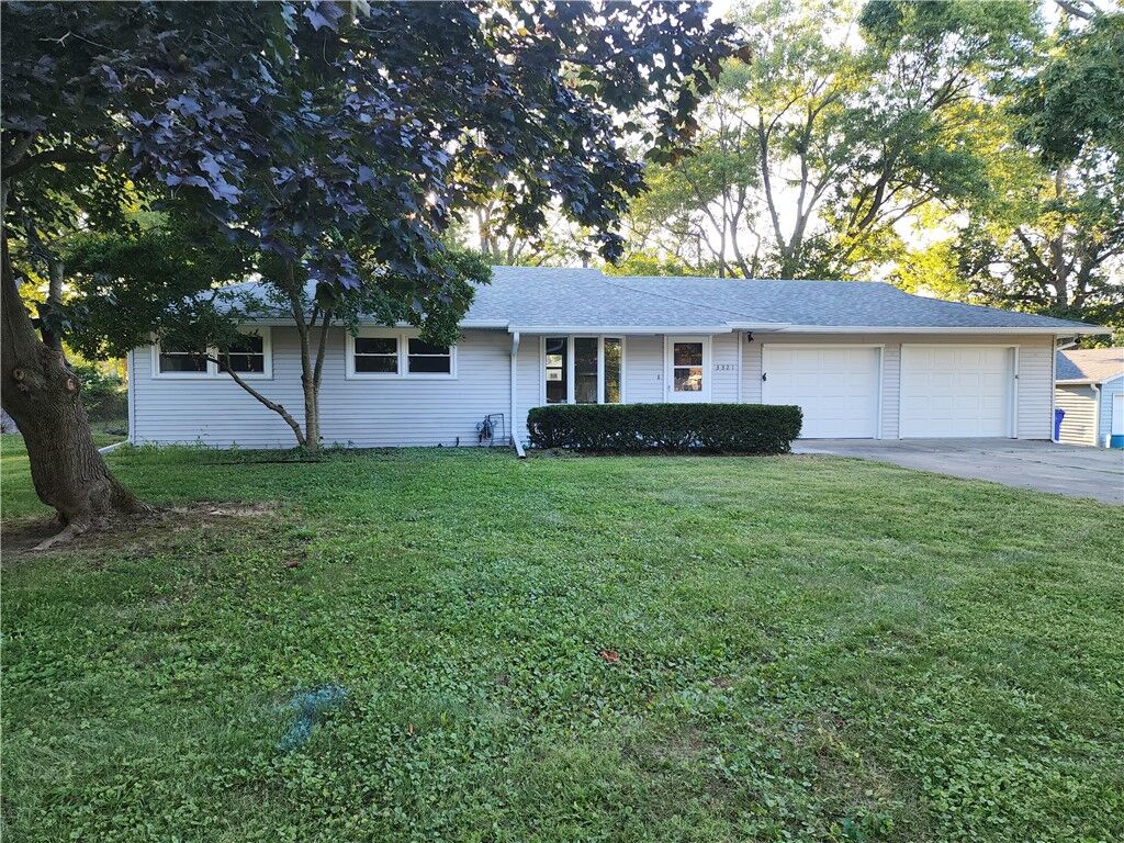 Property Photo: 3321 N Oakland Avenue IL 62526
