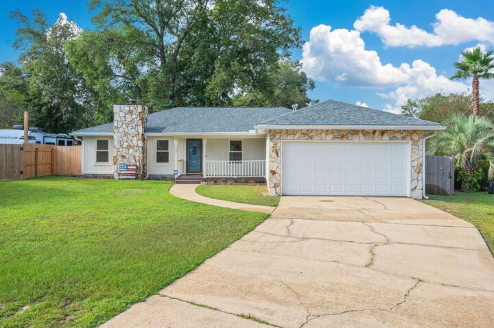 Property Photo: 139 Meadow Woods Lane FL 32578