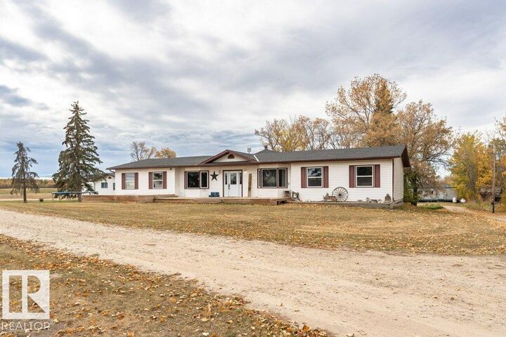 Property Photo: 54032 Rge Road 34 AB T0E 0A1