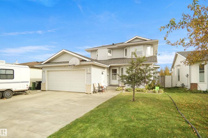 15519 70 Street NW  Edmonton AB T5Z 2Y6 photo