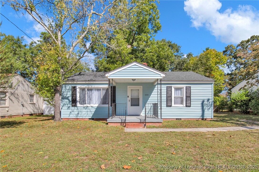 Property Photo: 209 N Lynn Avenue NC 28301