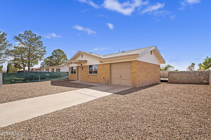 Property Photo:  222 Caribe Cir Circle  TX 79927 