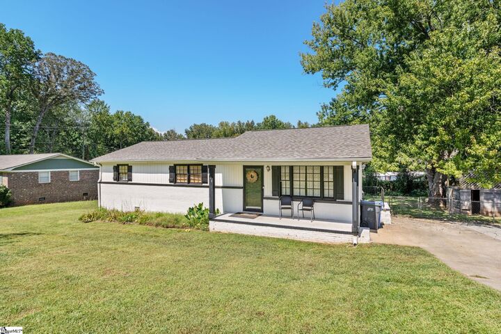 Property Photo: 408 McElhaney Road SC 29690