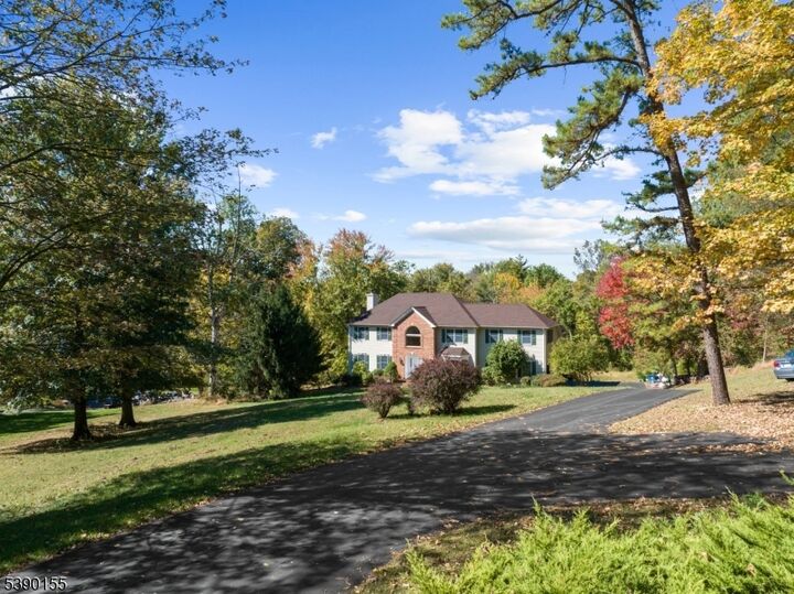 Property Photo:  5 Sky View Garden Rd  NJ 08833 