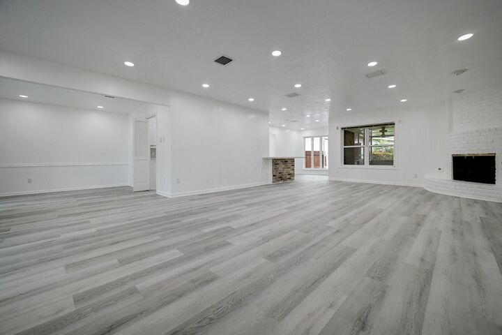 Property Photo: 9807 Braewick Drive TX 77096