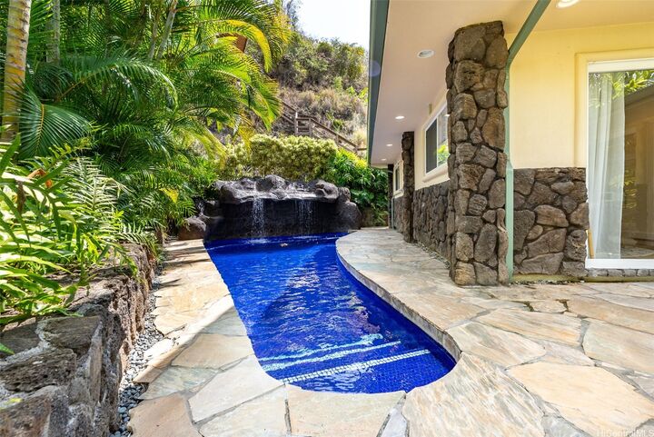 Property Photo:  976 Kalawai Place  HI 96734 