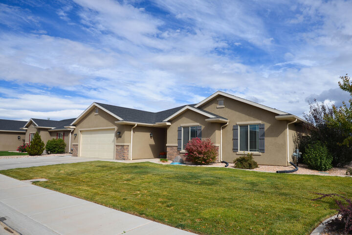 Property Photo: 1780 N Willow Lane UT 84721