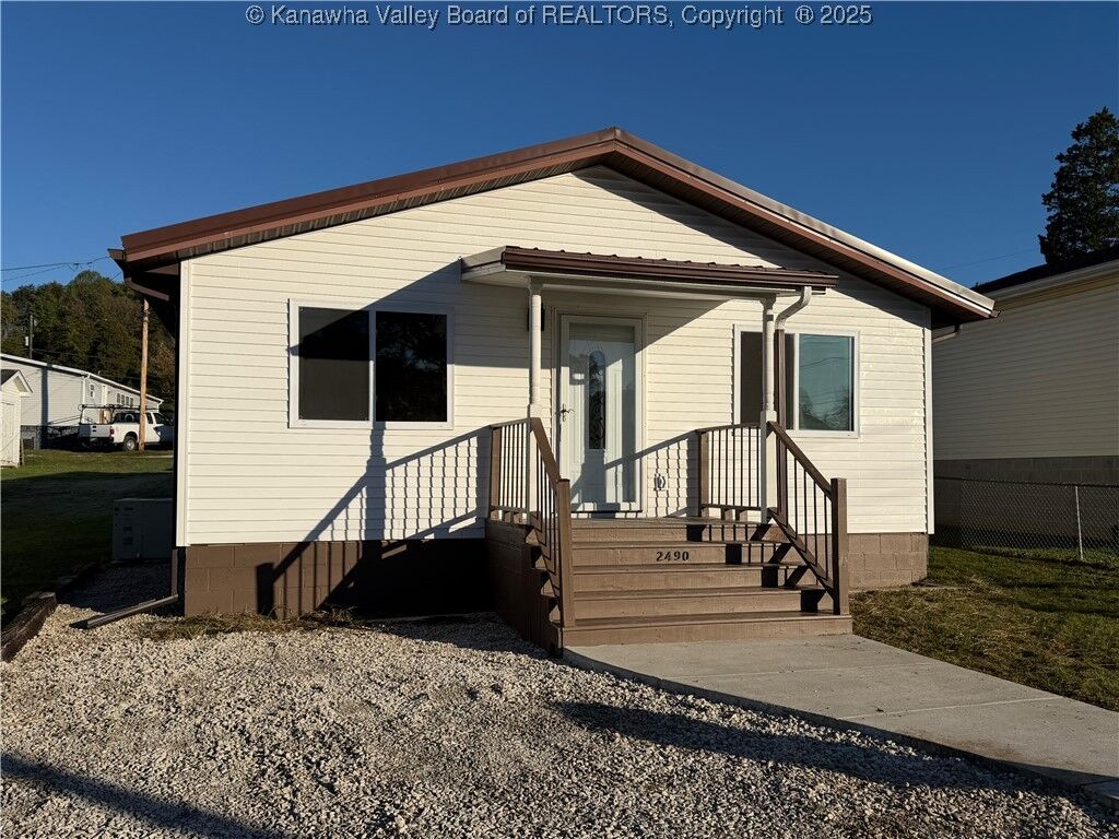 Property Photo:  2490 Montana Avenue  WV 25526 