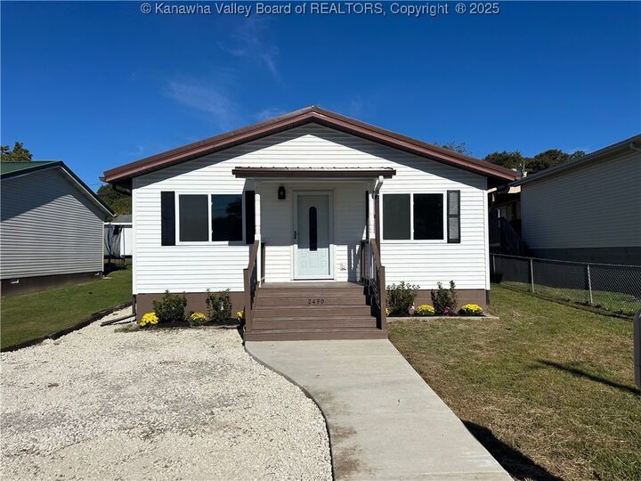 2490 Montana Avenue  Hurricane WV 25526 photo