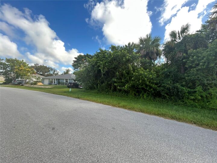 Property Photo:  1528 Upshaw Terrace  FL 33952 
