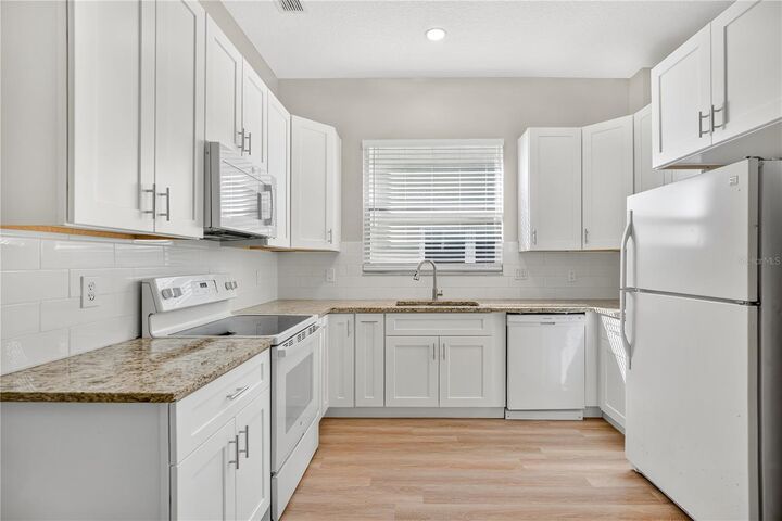 Property Photo:  3672 Becontree Place  FL 32765