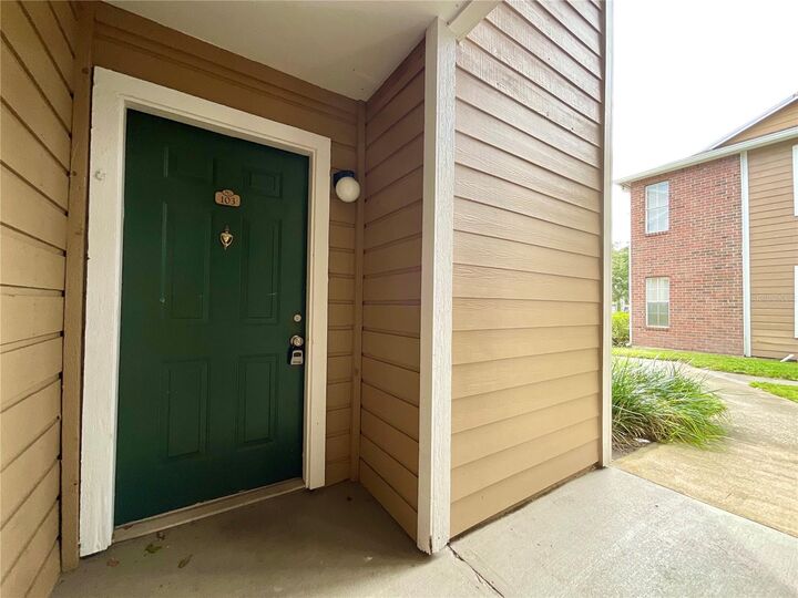 Property Photo: 4350 Perkinshire Lane 103 FL 32822