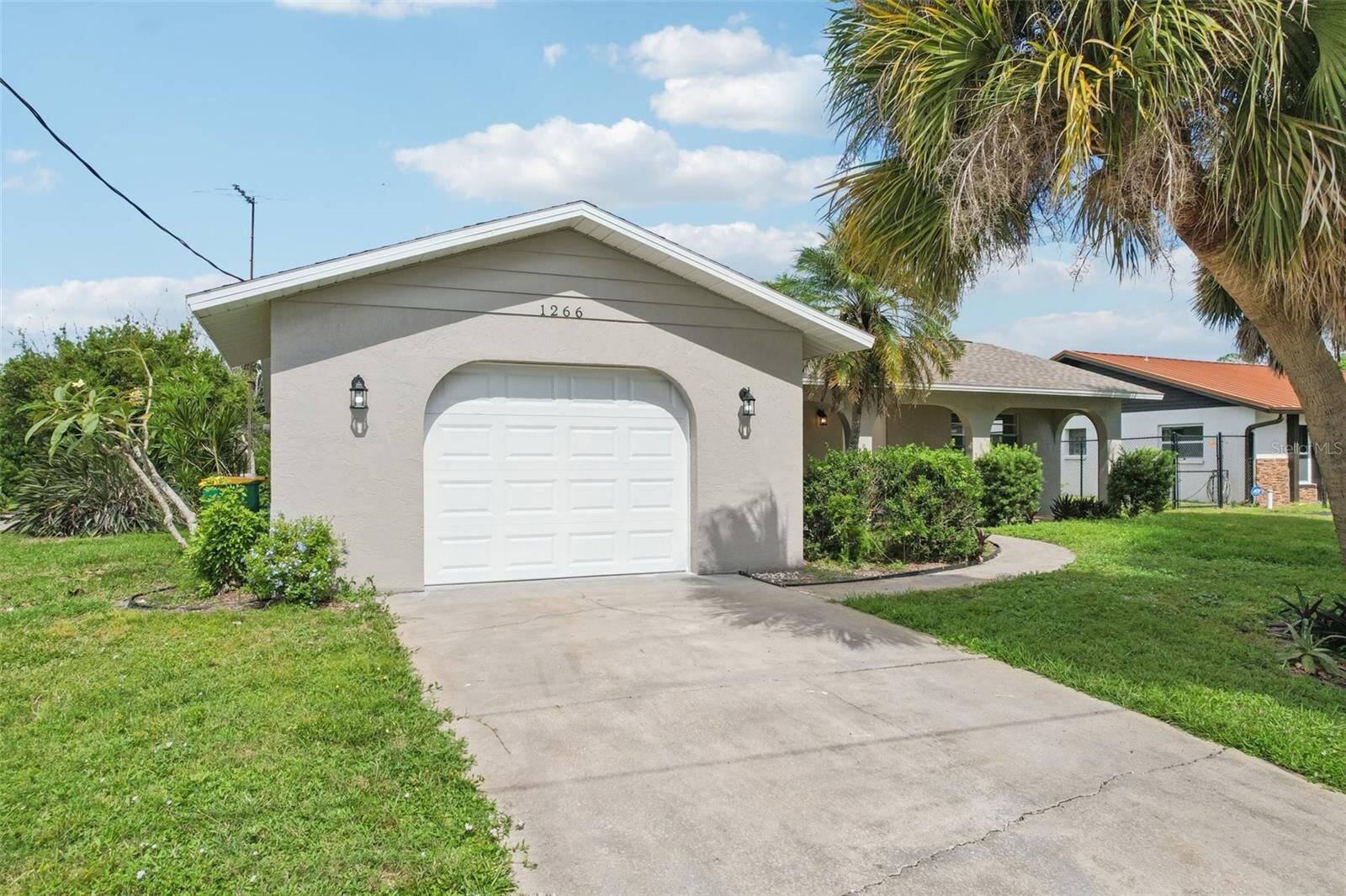 Property Photo:  1266 Lincoln Drive  FL 34224 