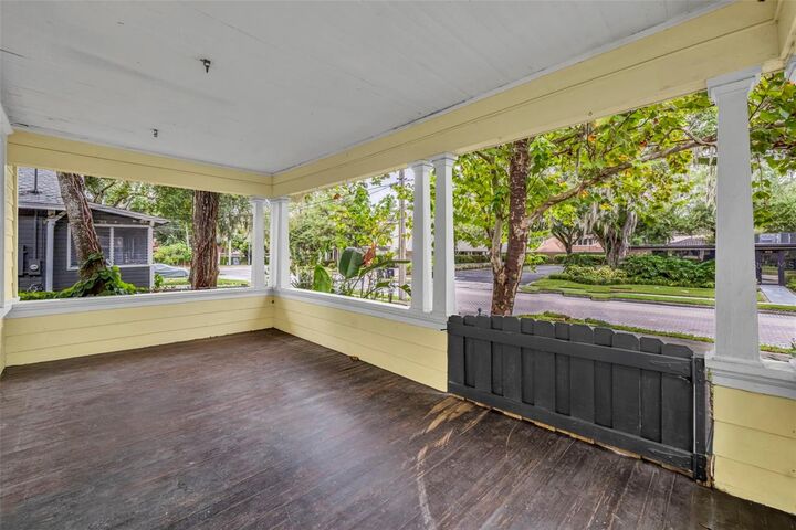Property Photo: 414 Briercliff Drive FL 32806