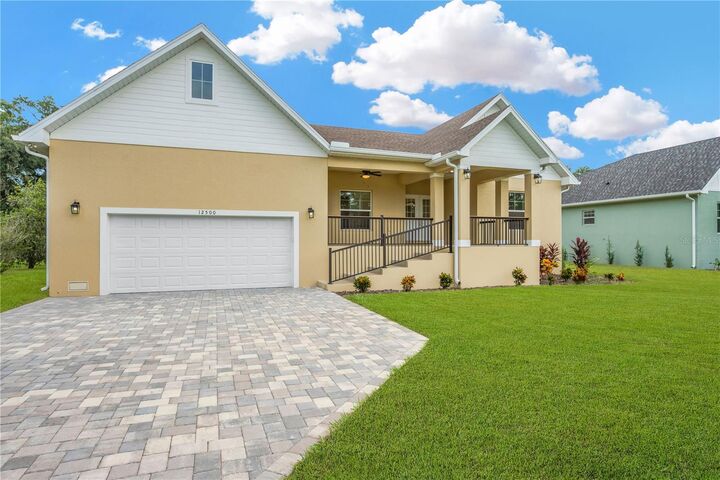Property Photo:  12500 Green Oak Lane  FL 33525 