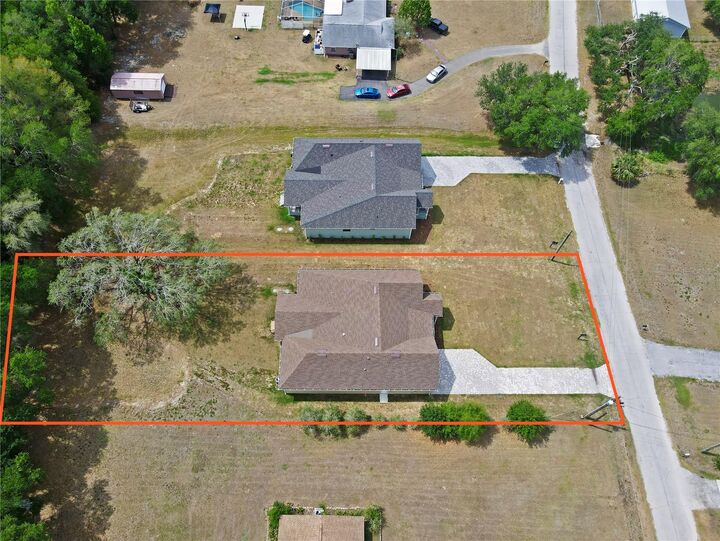 Property Photo: 12500 Green Oak Lane FL 33525