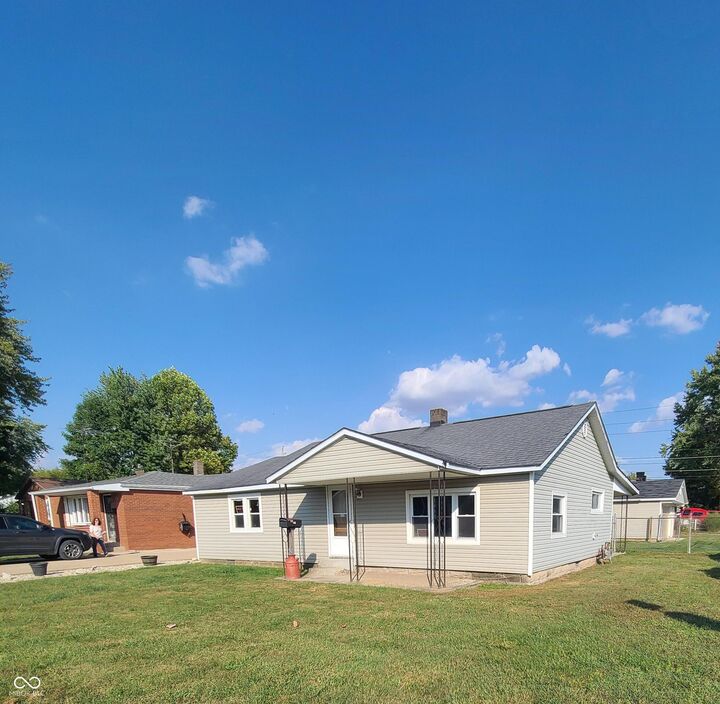 Property Photo: 401 Sweetland Avenue IN 46072