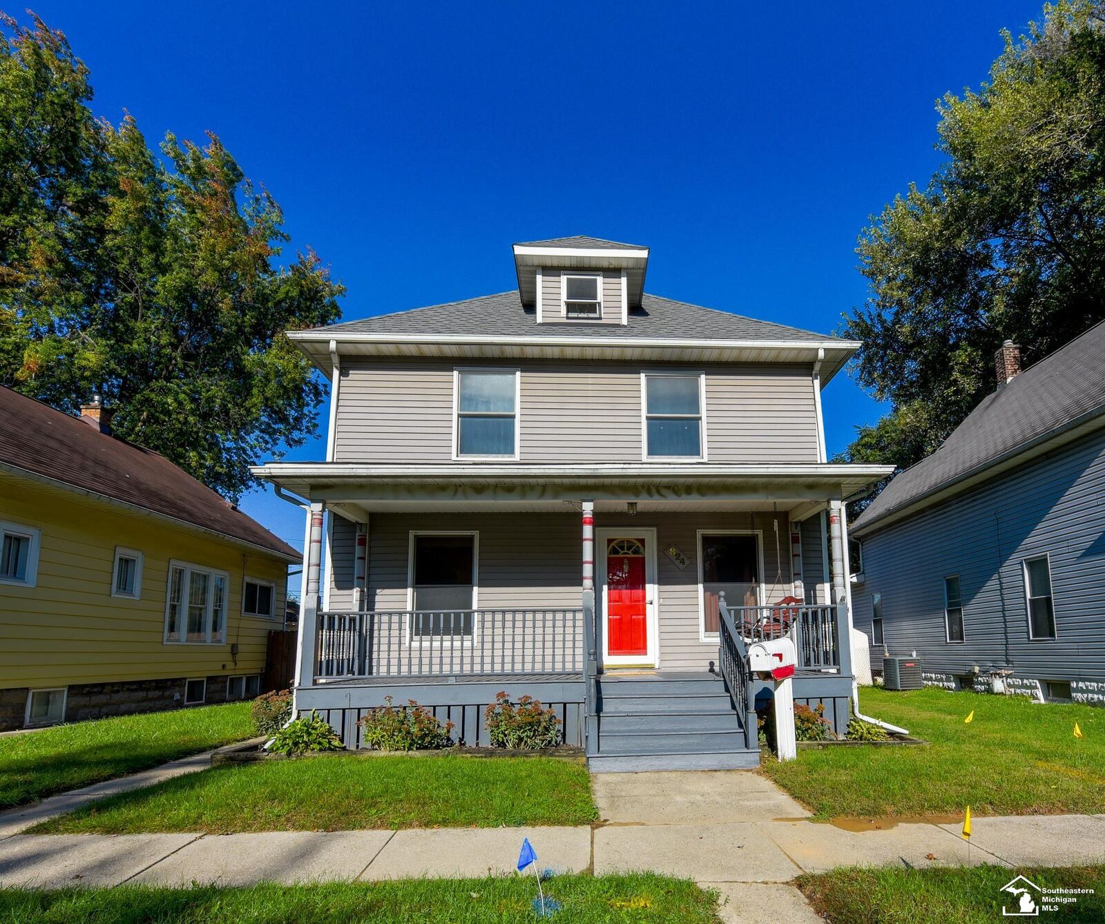 Property Photo: 824 Smith Street MI 48161