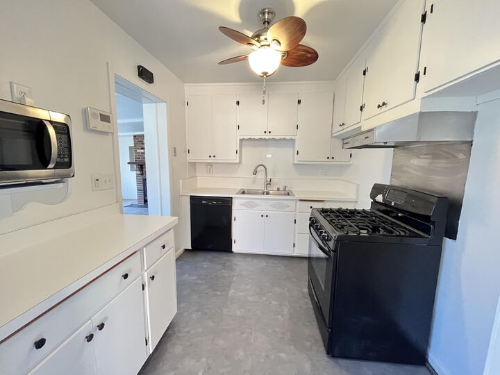Property Photo: 807 Florence Ave WI 53402