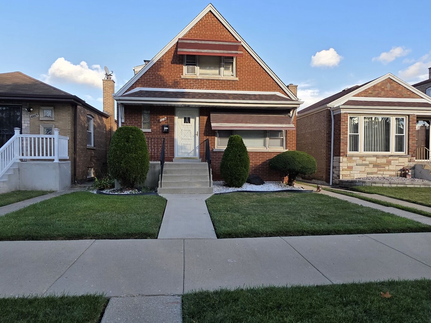 Property Photo: 10617 S Prairie Avenue IL 60628