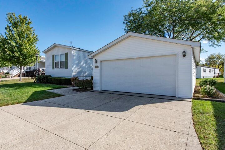 Property Photo:  3159 Jeanette Avenue  IL 60085 