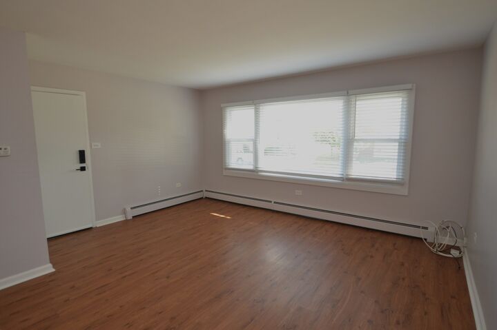 Property Photo: 10332 Elizabeth Street 1 IL 60154