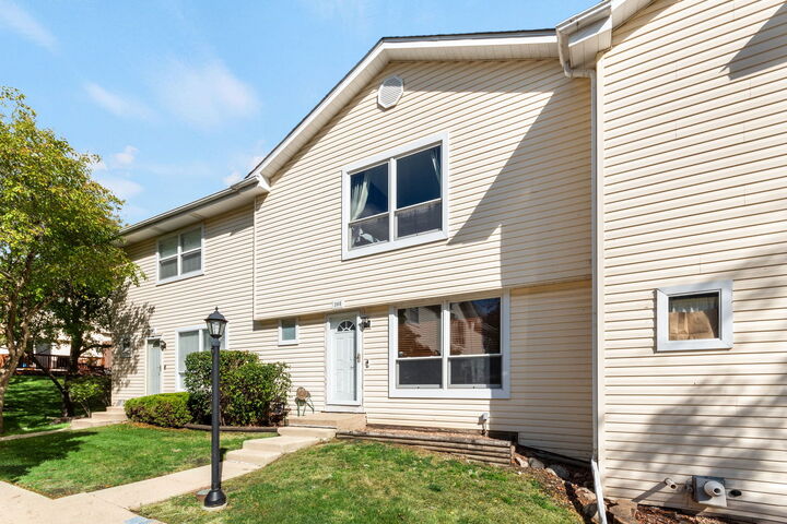 Property Photo: 205 Raintree Court IL 60504