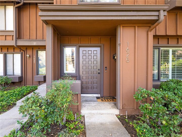 Property Photo:  1625 Stonewood Court  CA 90732 