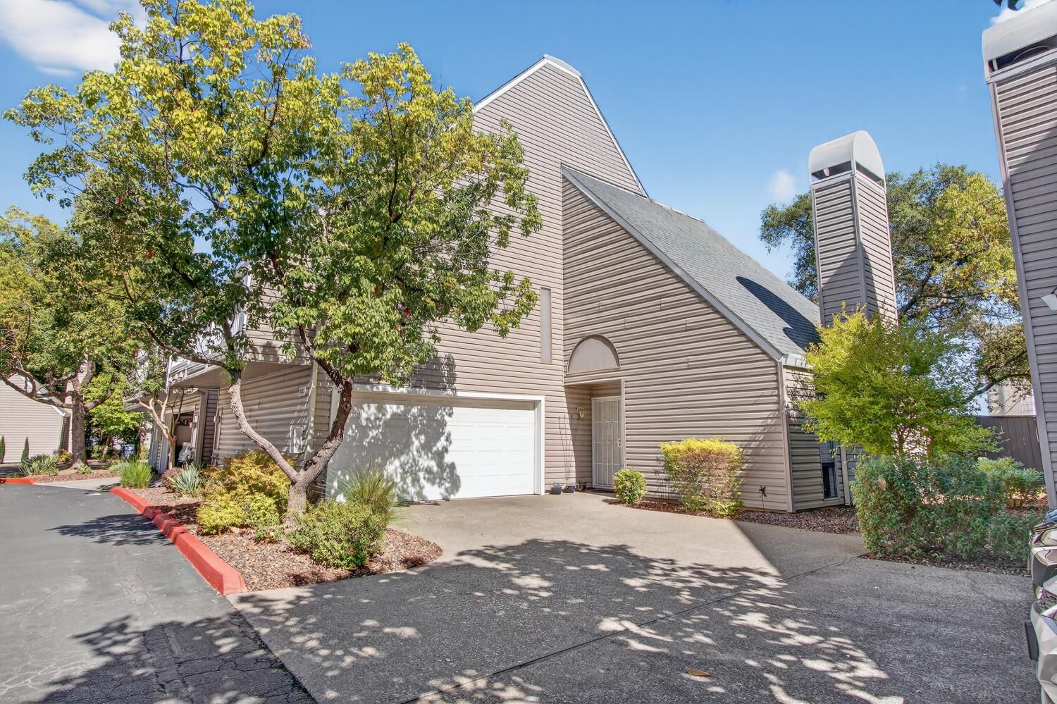 Property Photo: 5453 Ventana Place CA 95610