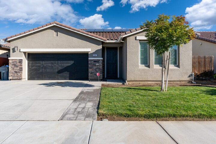Property Photo:  664 Amabile Drive  CA 93635 