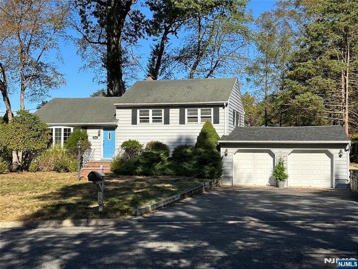 Property Photo:  544 Egan Terrace  NJ 07675 