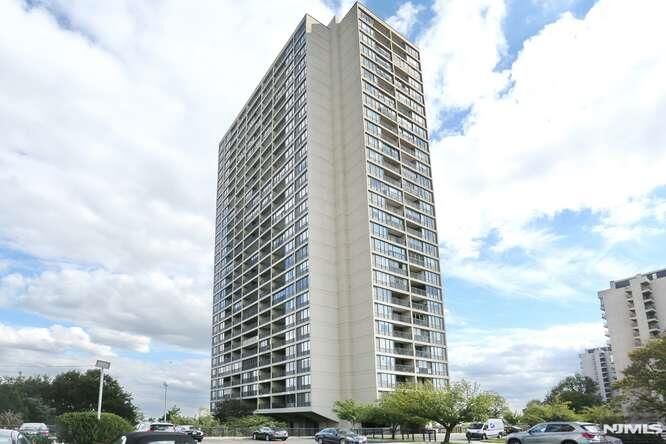 Property Photo: 6 Horizon Road 604 NJ 07024