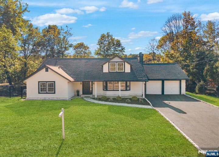 29 Thackeray Road  Oakland NJ 07436 photo