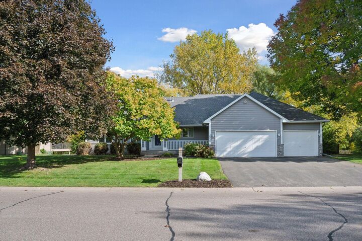 Property Photo:  4950 Valley Forge Lane N  MN 55442 