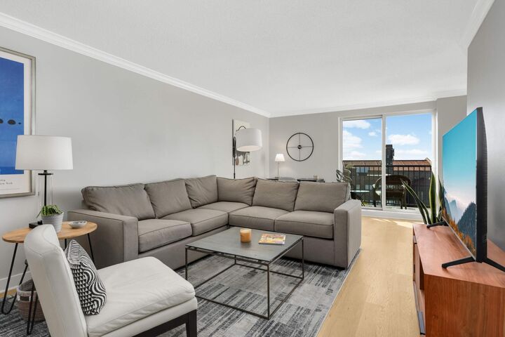 Property Photo: 2800 W 44th Street 609 MN 55410