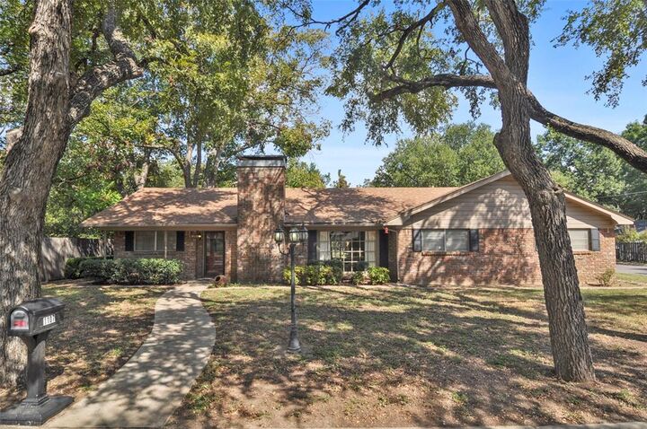 Property Photo: 1107 Stanwood Avenue TX 76033