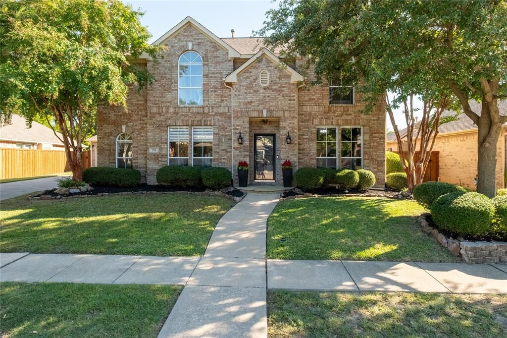 Property Photo:  915 Autumn Ridge Drive  TX 75072 