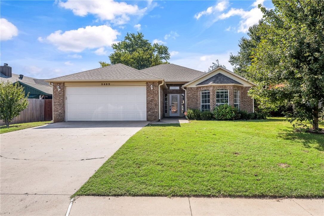 Property Photo: 3402 W Margaret Place AR 72756