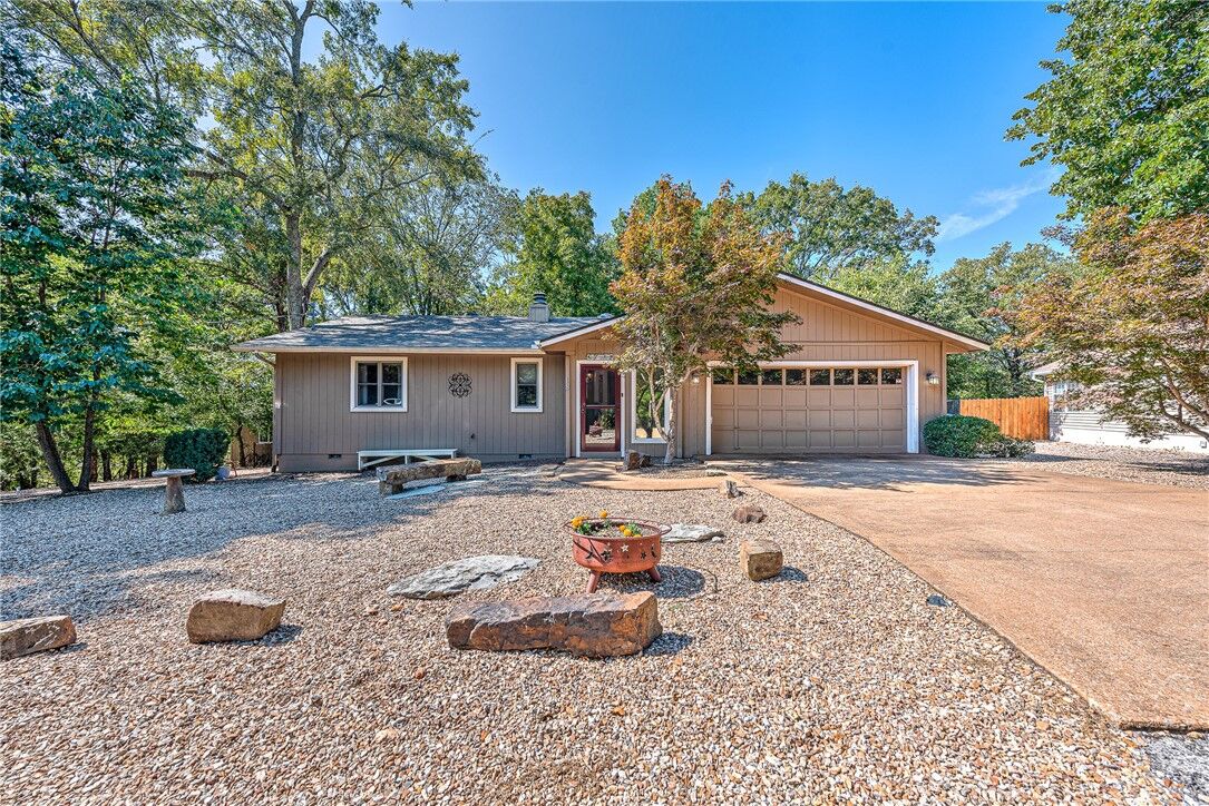 Property Photo:  18 Caxton Lane  AR 72714 